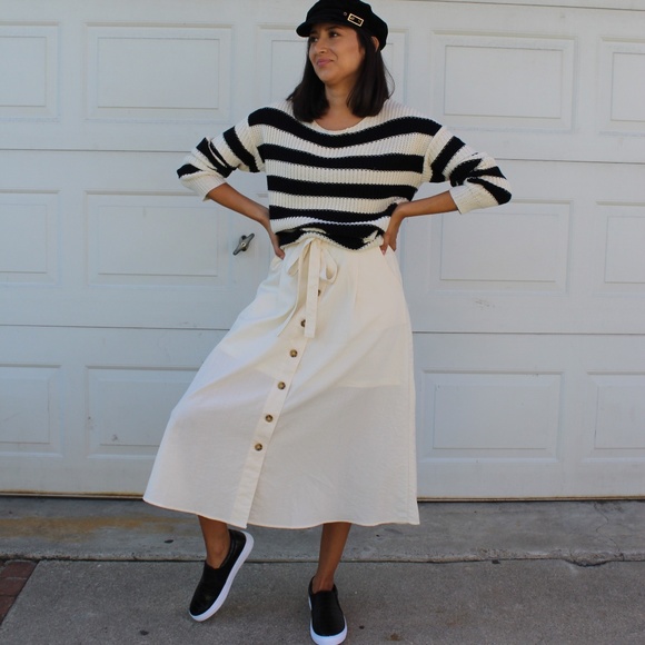 🚨//LAST CHANCE// Off White button down dress - Picture 4 of 8